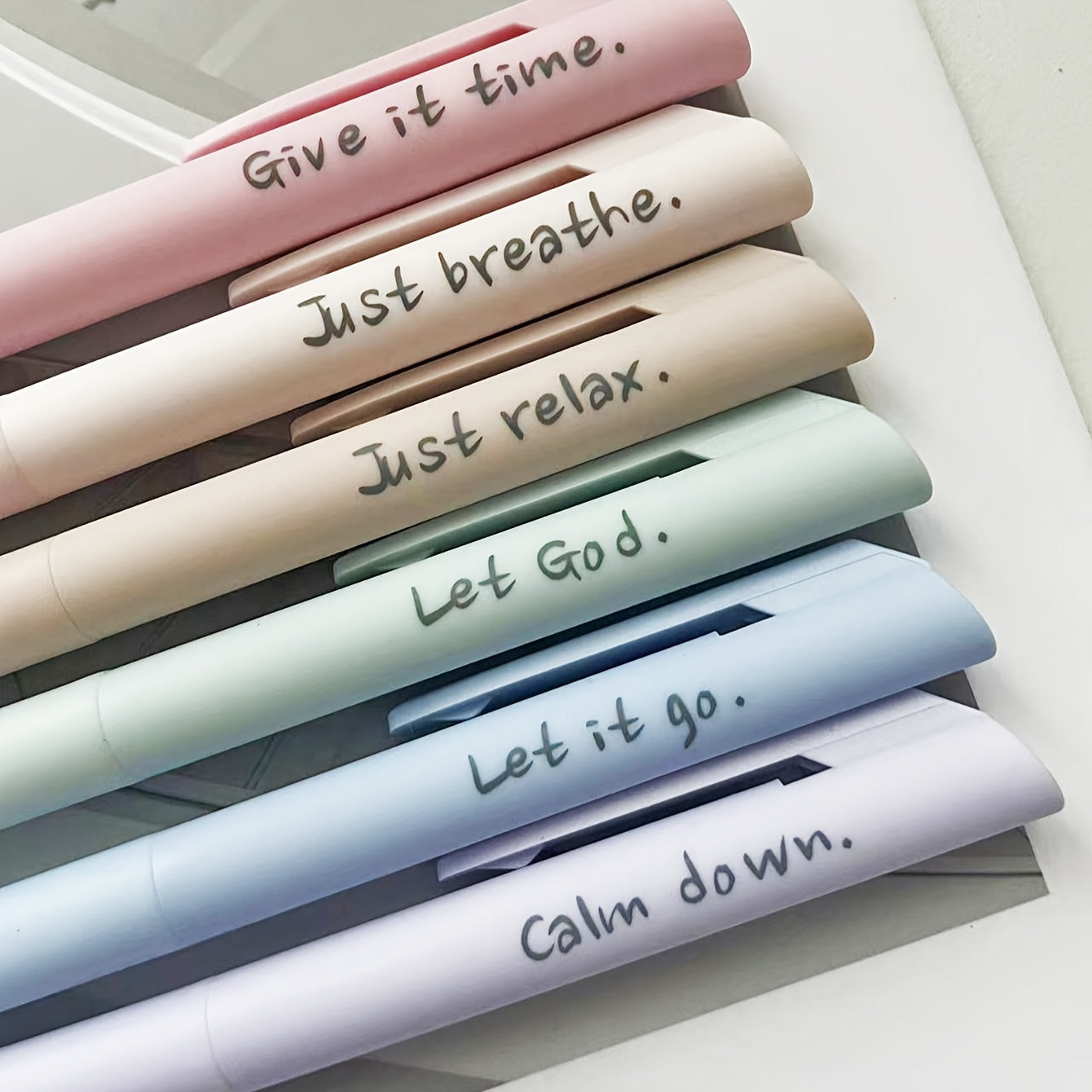 Set of 6 Morandi-Style Gel Pens Designed to Alleviate Anxiety, Featuring Motivational And Inspirational Colors. They Offer a Soft Touch for Smooth Writing And Dry Quickly, Making Them Ideal for Journaling And Office Supplies